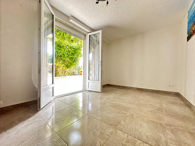 Maison - 240 m² - 7 pièces