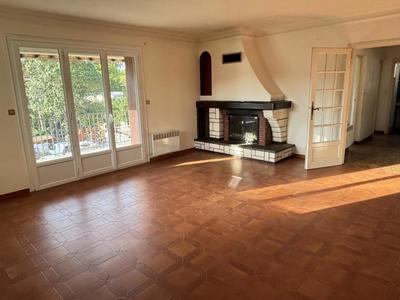 Maison - 254 m² - 12 pièces