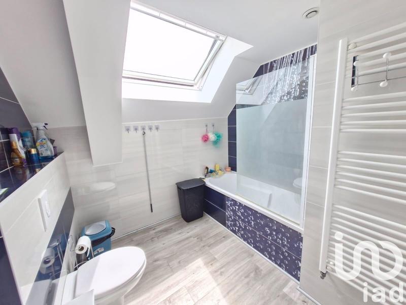 Maison - 218 m² - 8 pièces