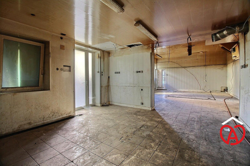 Local commercial - 83 m² - 2 pièces