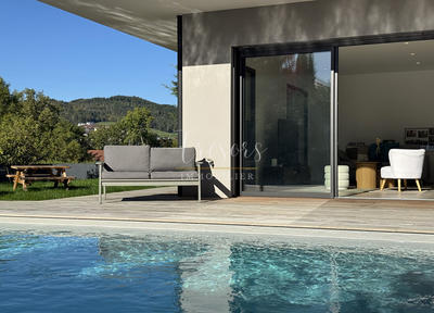 Villa - 211 m² - 8 pièces