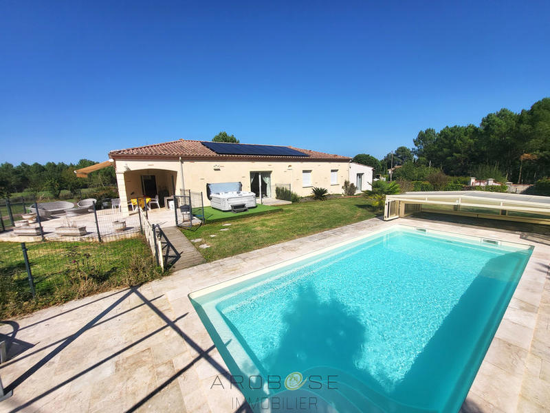 Maison - 205 m² - 7 pièces