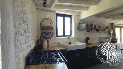 Maison ancienne - 360 m² - 10 pièces