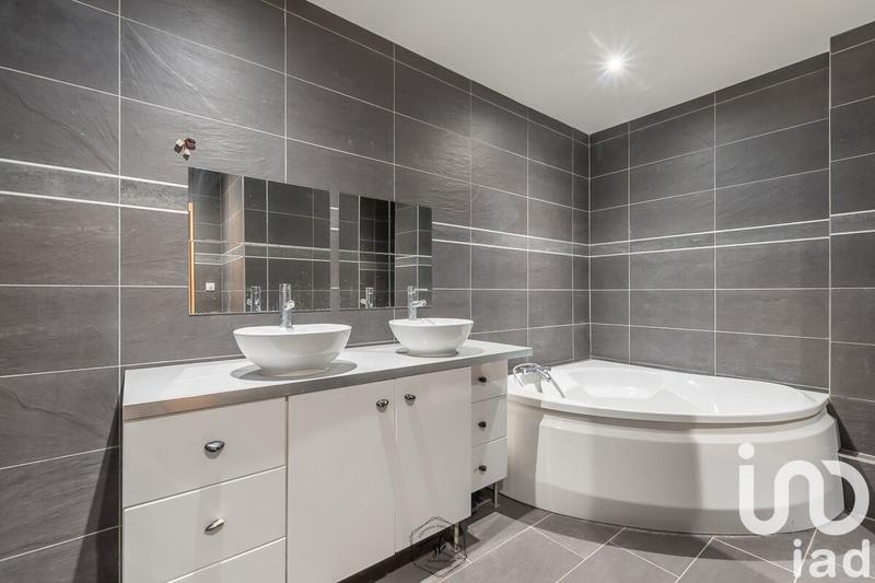 Appartement - 127 m² - 5 pièces