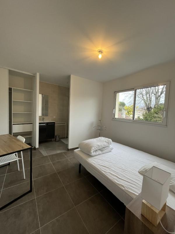 Chambre - 15 m² - 1 pièce