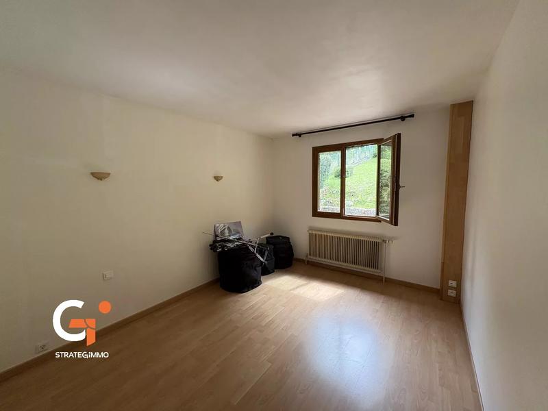 Maison - 206 m² - 7 pièces