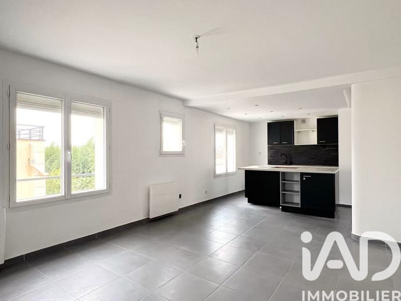 Appartement - 90 m² - 4 pièces