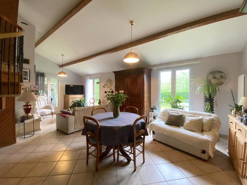 Maison - 227 m² - 7 pièces
