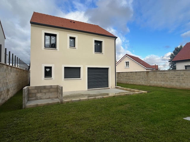 Maison - 121 m² - 6 pièces