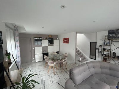 Maison - 84 m² - 4 pièces