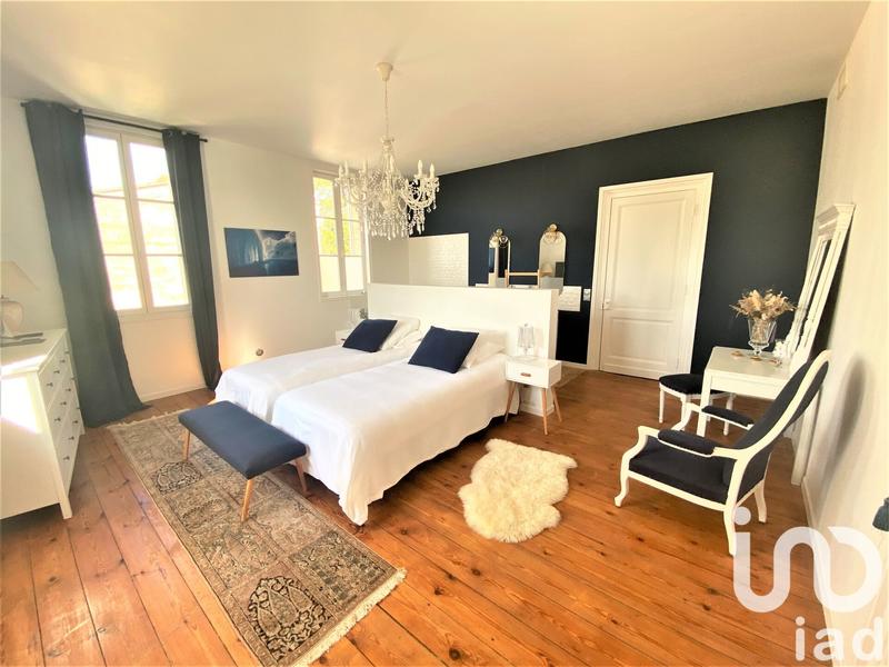 Maison - 435 m² - 11 pièces