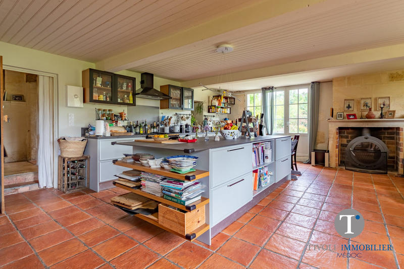 Maison - 530 m² - 10 pièces