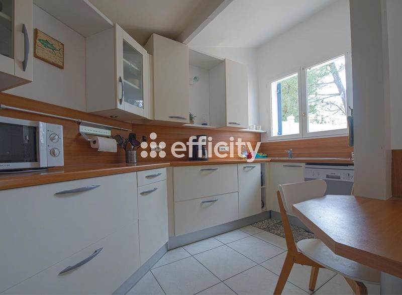 Maison - 230 m² - 7 pièces