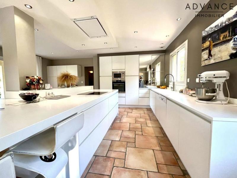 Maison - 172 m² - 6 pièces