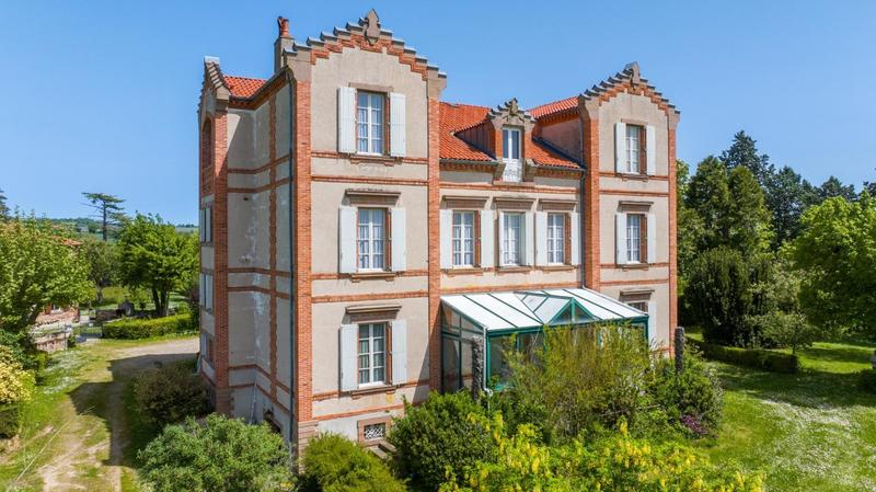 Maison de maîtres - 752 m² - 18 pièces