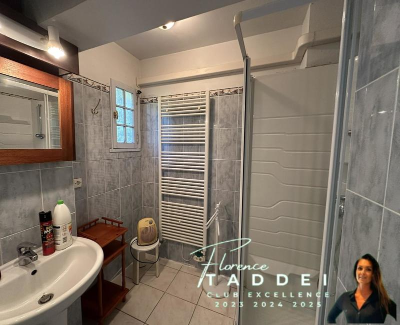 Maison - 210 m² - 7 pièces