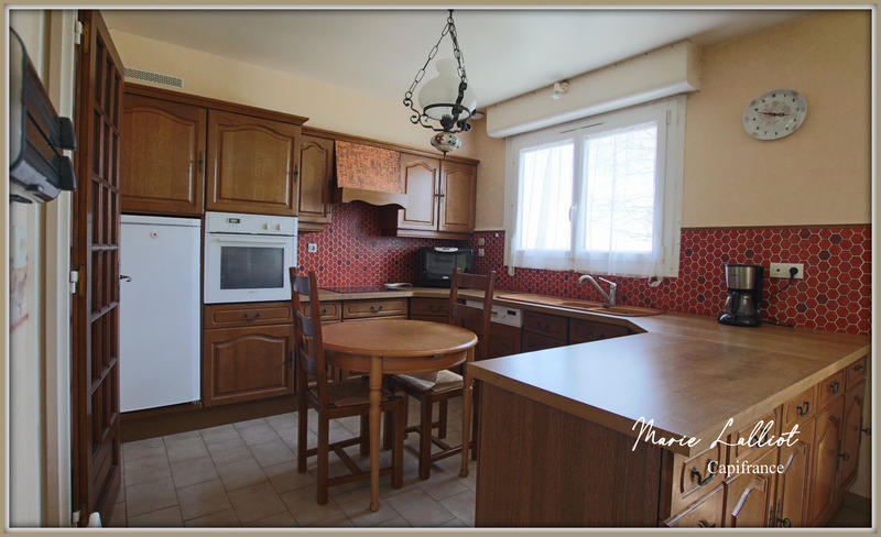 Maison - 165 m² - 10 pièces