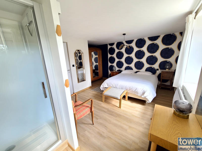 Propriété - 330 m² - 13 pièces