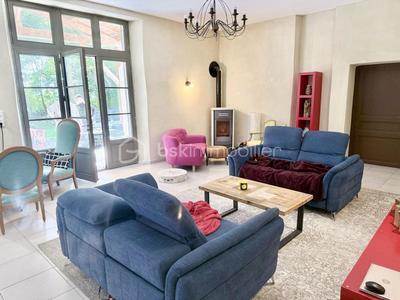 Demeure - 641 m² - 17 pièces