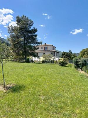 Maison - 145 m² - 7 pièces