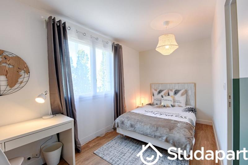 Chambre - 12 m² - 1 pièce