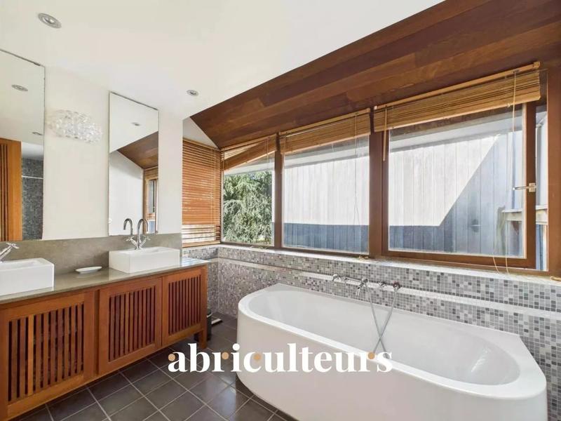 Maison d'architecte - 316 m² - 9 pièces