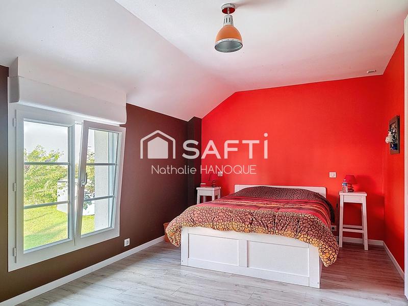 Maison - 204 m² - 9 pièces