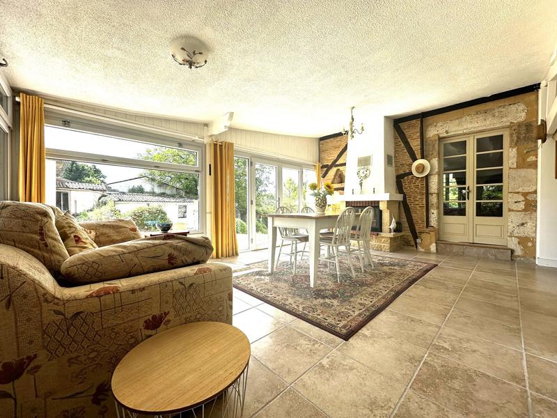 Maison traditionnelle - 156 m² - 6 pièces