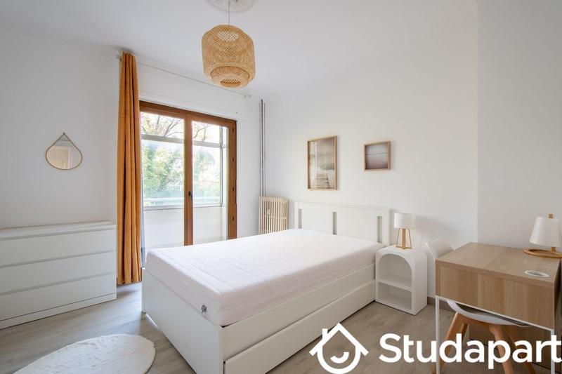 Chambre - 92 m² - 1 pièce