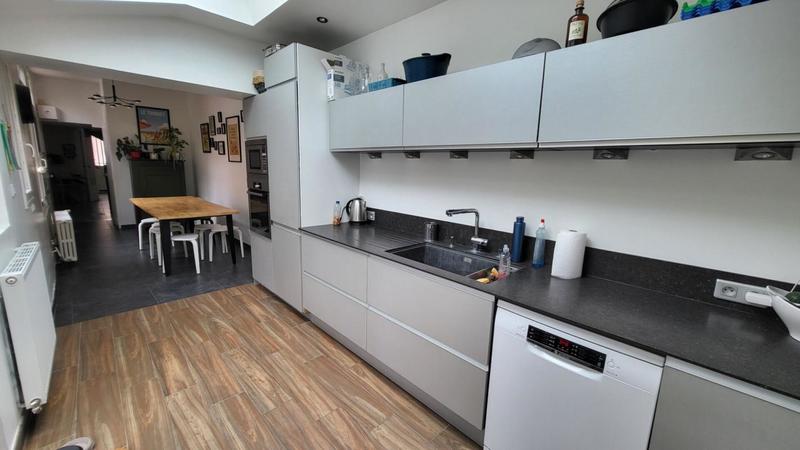 Maison - 236 m² - 10 pièces