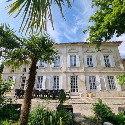 Maison - 342 m² - 8 pièces