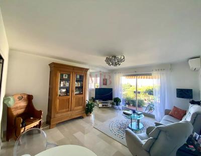 Appartement - 94 m² - 4 pièces