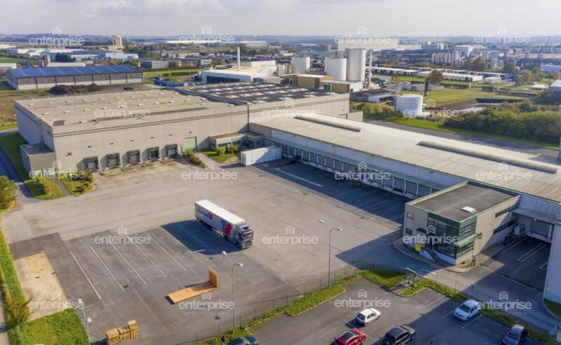 Entrepôt - 7 308 m²