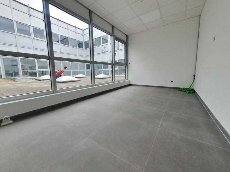Bureau - 84 m²