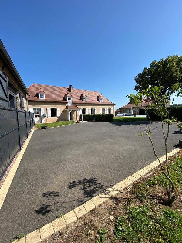 Longère - 368 m² - 10 pièces