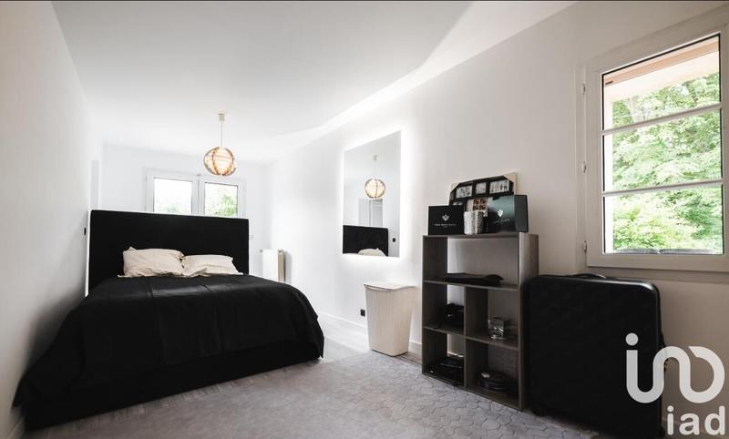 Maison - 298 m² - 10 pièces