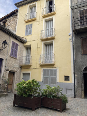 Appartement - 90 m² - 5 pièces