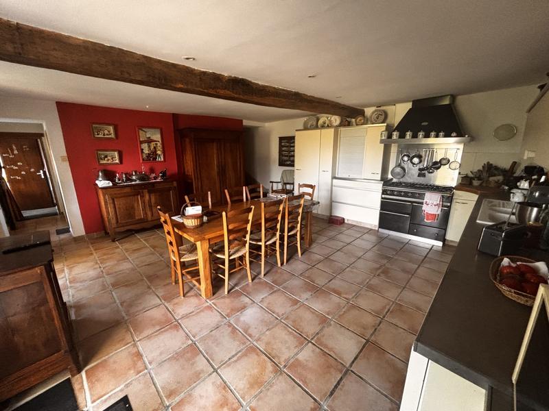 Maison - 254 m² - 8 pièces