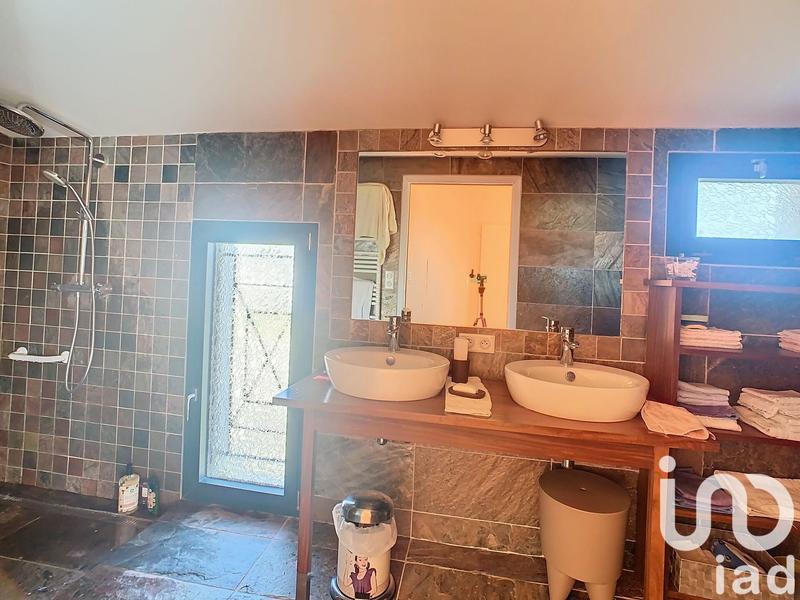 Maison - 223 m² - 6 pièces