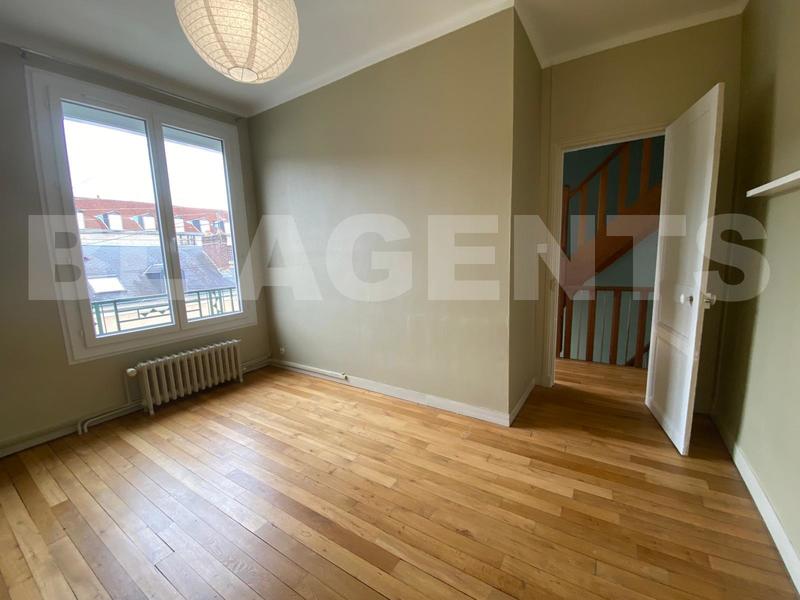 Maison de ville - 262 m² - 9 pièces