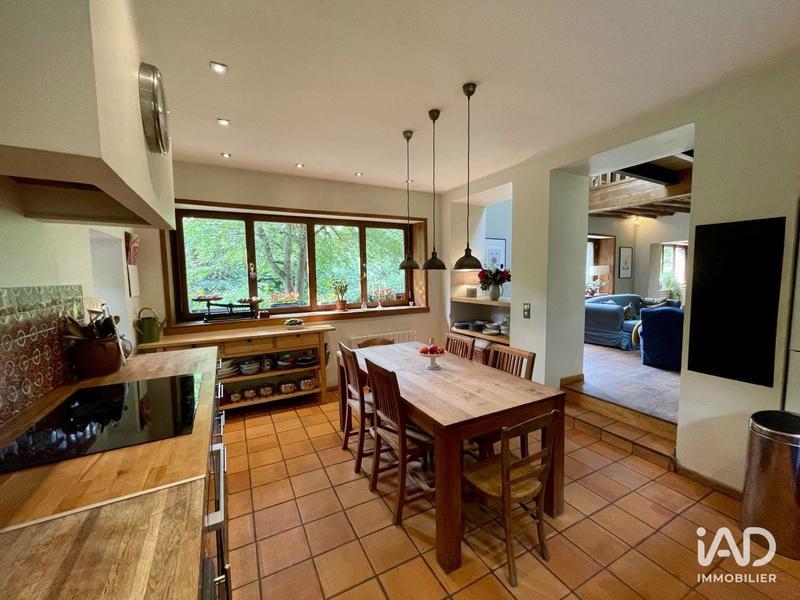 Maison - 300 m² - 10 pièces