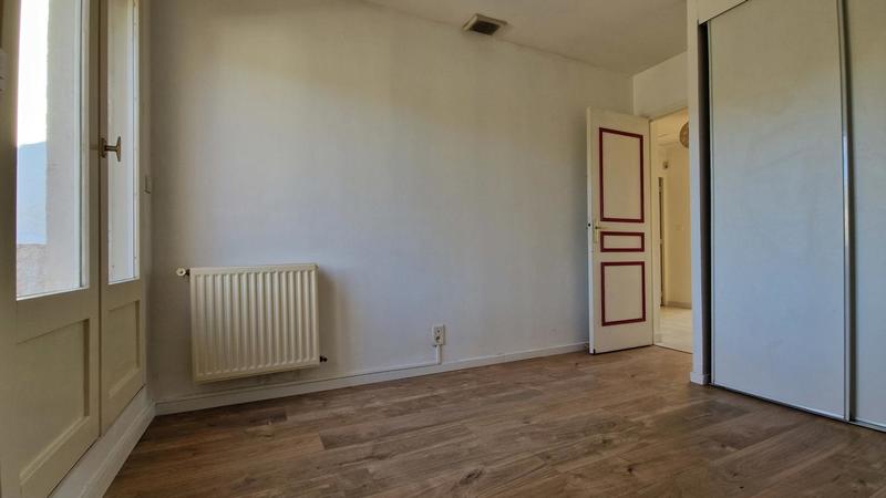 Maison - 240 m² - 8 pièces