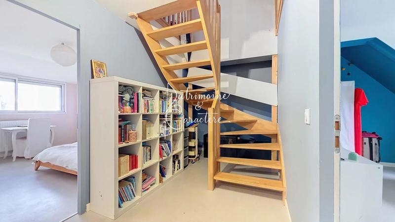 Maison - 215 m² - 9 pièces