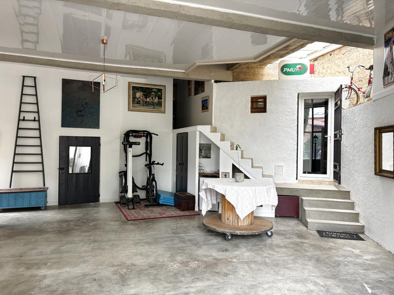 Maison - 215 m² - 5 pièces