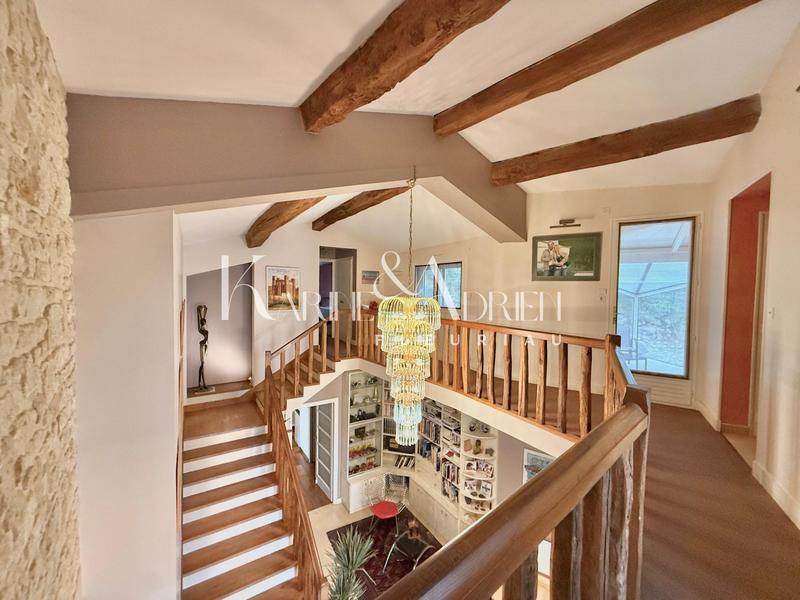 Maison - 290 m² - 10 pièces