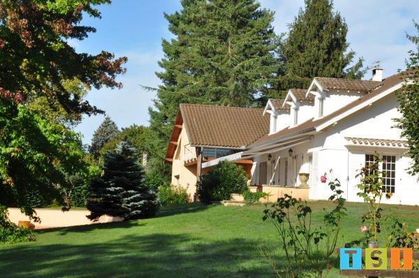 Maison - 365 m² - 7 pièces