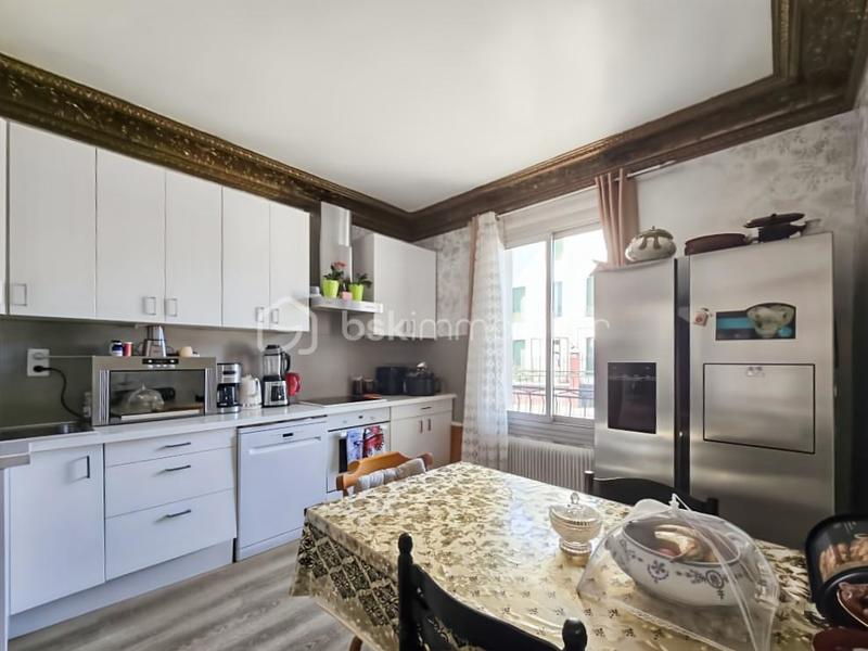 Demeure - 165 m² - 10 pièces