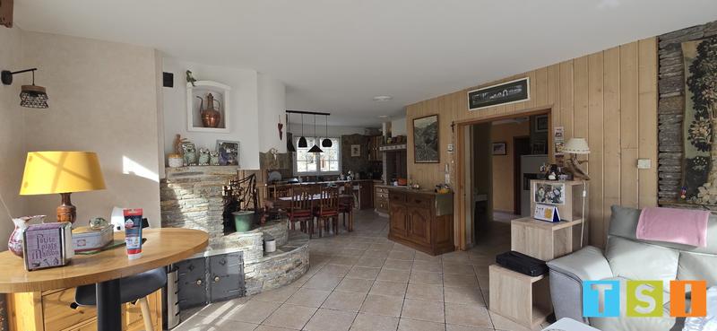 Maison - 195 m² - 7 pièces