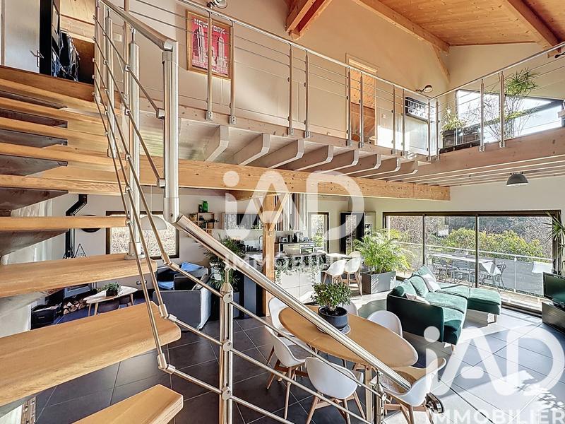 Châlet - 208 m² - 6 pièces