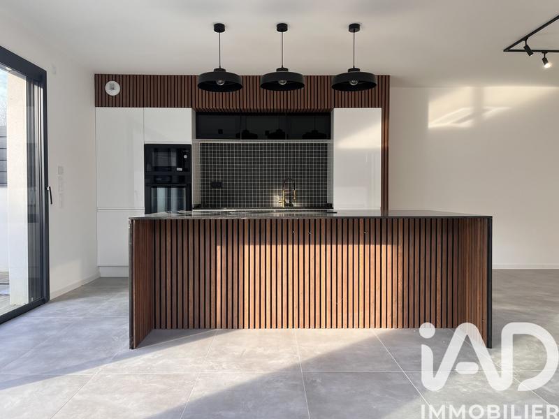 Maison - 142 m² - 6 pièces